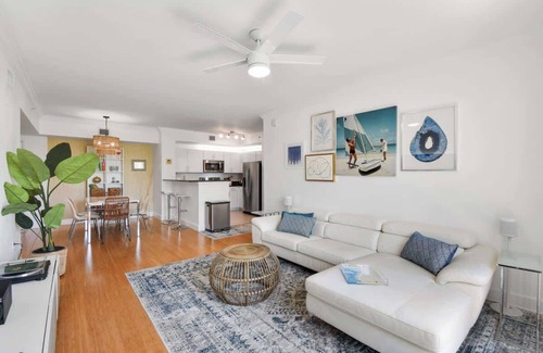 Downtown West Palm Beach Apartment | Palm Penthouse - Bright Designer Penthouse in the Heart of CityPlace