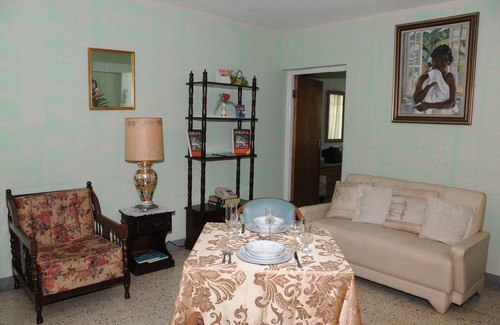 Montego Bay Hotel | Palm View Guesthouse and Conference Centre