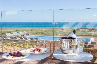 Meia Praia Hotel | Palmares Beach House Hotel - Adults Friendly