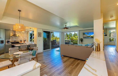 Wailea Condo | Palms at Wailea 2206, Tropical Paradise Awaits! Top Floor with An Ocean View!