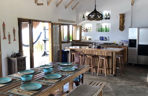 Tierra Bomba Island Cabin | PAMADUIH - Cabin on the Ocean Cliff