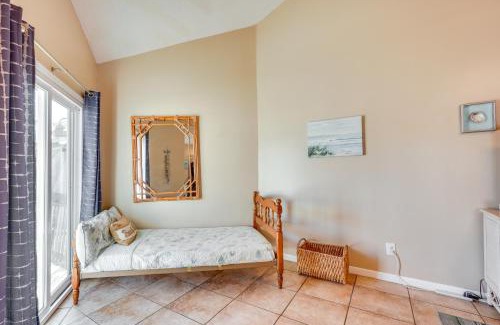 Holiday Beach Apartment | Panama City Beach House Walk to Beach and Boat Ramp