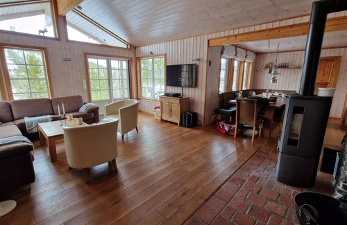 Nissedal Cottage | panorama view, modern apartment, quiet location, canoe, sauna
