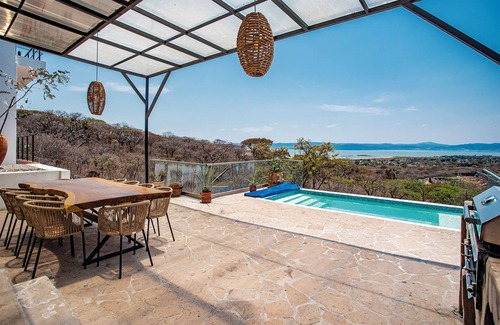 Bajio House | Panoramic Views of Chapala with Swimming Pool Whole Lodging