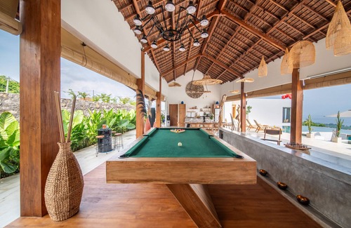 Banjartegehe Villa | Panoramic 4BR Sea View Villa in Lovina