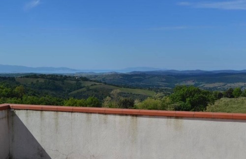 Pancole Apartment | Panoramic apartment with large terrace overlooking the sea, pets allowed.