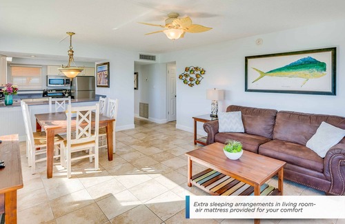 Satellite Beach Condo | Panoramic Beachfront Views – Ground-Floor Corner Condo, Pool Access & Steps to Beach 🏝️