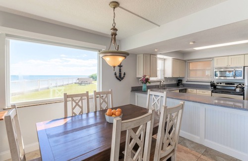 Satellite Beach Condo | Panoramic Beachfront Views – Ground-Floor Corner Condo, Pool Access & Steps to Beach 🏝️