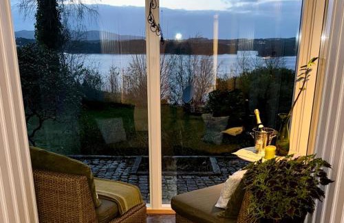 Fanabygda Apartment | Panoramic Fjord View near Bergen