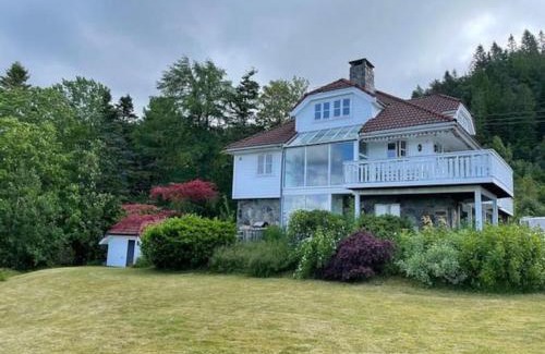 Fanabygda Apartment | Panoramic Fjord View near Bergen