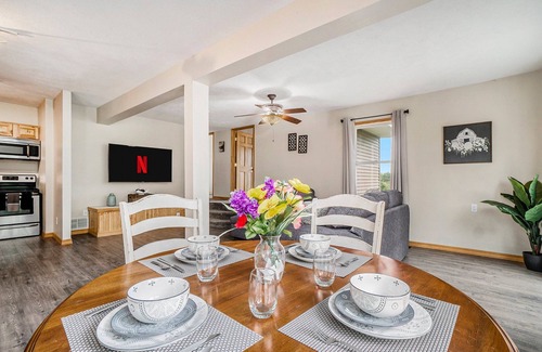 Williamsburg House | 🐎 Panoramic Meadow View 3BDR Cottage close to Horse Shows - 8365!