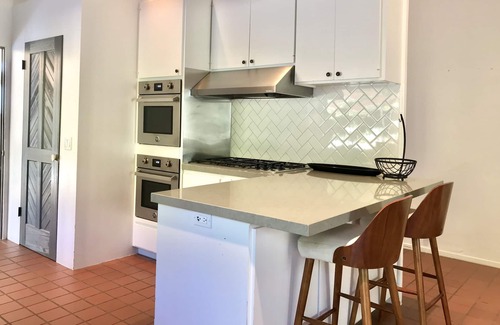 Eastern Malibu House | Panoramic Ocean View, 7 bedroom Gated Villa, Pool & Tennis Court (2 buildings)