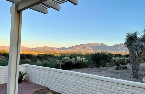 Green Valley House | Panoramic Views Inside & Outside! Quiet Home Near Rec Ctr - Green Valley Villa