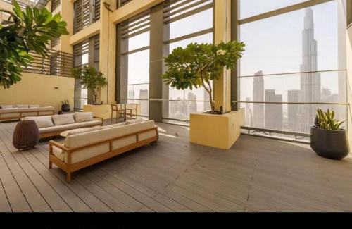 Downtown Dubai Apartment | *Panoramic Views Of Burj Khalifa and Fountain*