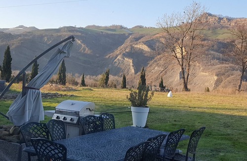 Borgo Tossignano Bed & Breakfast | Panoramic Vistas, Contemporary living & Winelands - 15 minutes from Imola