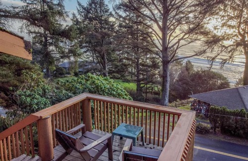 Neahkahnie Beach House | Pans Abode - Meredith Lodging