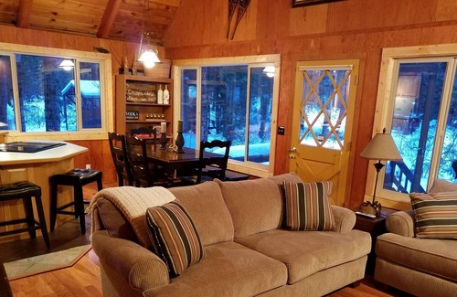 McCall House | Papa John’s Lakeside Cabin- Payette Lake Access, Dock Space