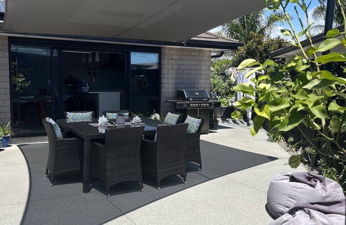 Papamoa Beach House | Papamoa Bliss by the beach!