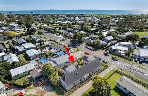 Papamoa Beach Apartment | Papamoa Two Rooms & Kitchenette - Dogs welcome