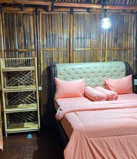Berastagi Cabin | Para para cafe & cottage