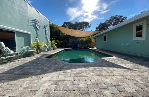 Seminole House | Paradise Awaits at Adult Only “The Green Room”
