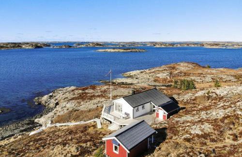 Hitra House | Paradise by the Seaside