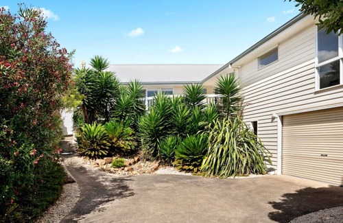 Sorrento House | Paradise in Sorrento | Style & Space!