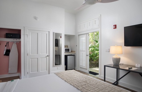 Old Town Hotel | Paradise Inn Key West - Adults Only