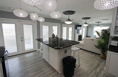 Saint Elmo House | Paradise is calling 🌴 Pick up! The beach is more affordable than you think!