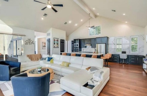 Travis Landing House | Paradise on Lake Travis