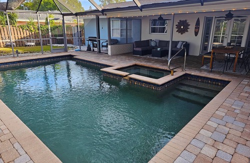 Palma Sola House | Paradise Palms - Private Heated Pool - 7 Mins to Anna Maria Island