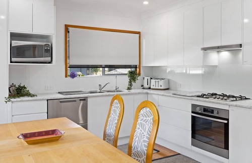 Basin View House | Paradise Shores by Experience Jervis Bay