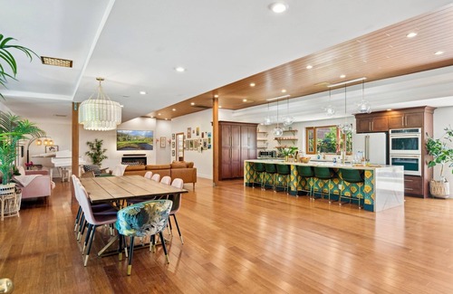 Marion Estates Villa | Paradise Valley Family Resort Heated Pool Sauna Jacuzzi Golf Playground HotTub