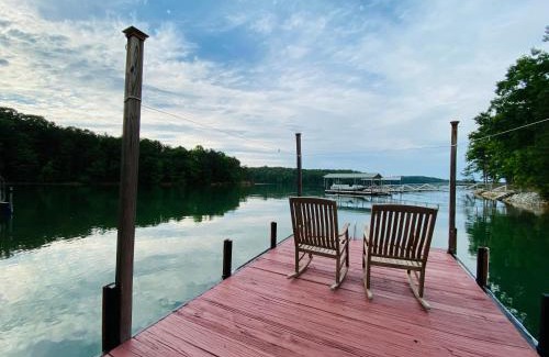 Reed Creek Villa | Paradise View Getaway-Dacha