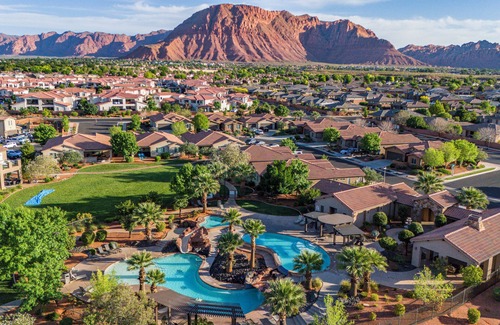 Santa Clara House | Paradise Village Resort 104| Resort View, Private Hot Tub, Short Walking distance to Resort