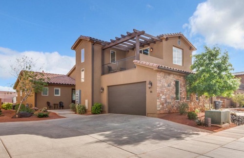 Santa Clara House | Paradise Village Resort 86 Private Hot Tub, Game System, Community Amenities, and more