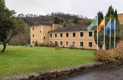 San Juan de Parres Hotel | Parador de Cangas de Onís