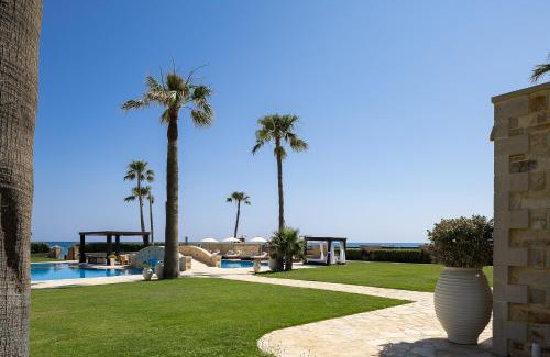 Kavros Villa | Paralia Beachfront Residence