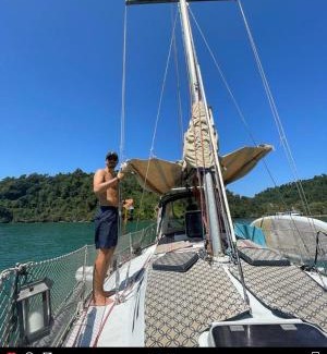Paraty Boat Rental | Paraty em um veleiro passeio diário