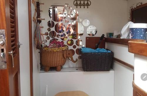 Paraty Boat Rental | Paraty em um veleiro passeio diário