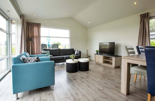 Cromvoirt Ski Chalet | ✓ Parel at Résidence de Leuvert ✓ Holiday home for 5 persons ✓ Located near Den Bosch (Noord-Brabant) ✓ Near De IJzeren Man ✓ Book directly through the park