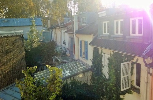 Amerique Apartment | Paris 'Buttes Chaumont ' Park : quiet, cosy sunny residential apartment 58 sqm