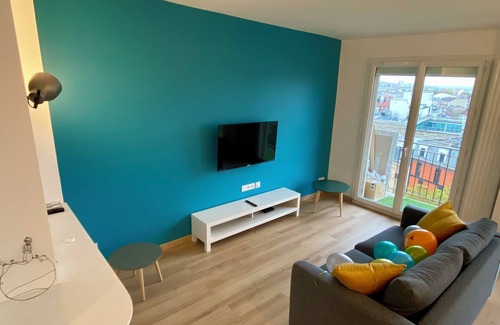 Montrouge Condo | Paris - Vue Tour Eiffel - Appartement Neuf et Moderne - Métro Ligne 4