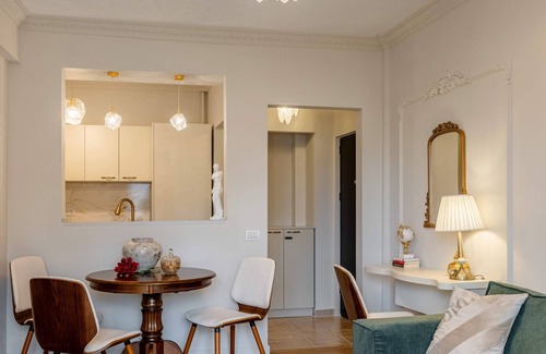 Bucharest City-Centre Apartment | Parisian-Inspired 1BR in the Heart of Bucharest - Balcony, AC & Fully Equipped