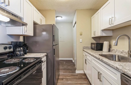 Ellenwood Apartment | Park at London T2 Spacious 2 Bed 2 Bath