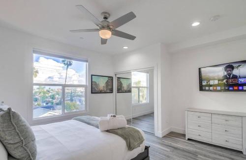 University Heights Apartment | Park Blvd Paradise 304 - New Construction with King Bed