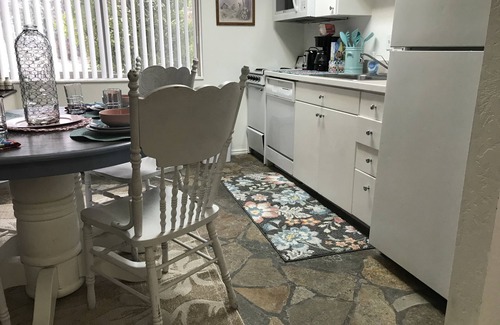 West Valley City Condo | Park City 25 minutes away. Close to snow skiing. Large private 1 bedroom condo