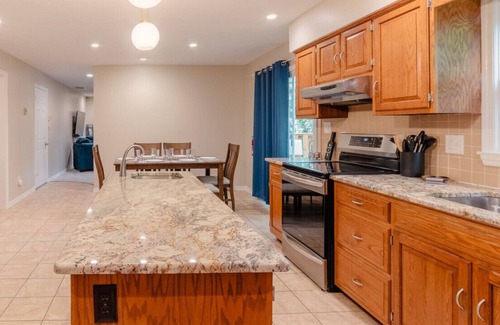Park Forest Village House | Park Forest for Penn State Visits - 3.8 miles to Beaver Stadium!