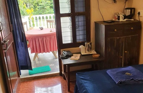 Santiniketan House | Park Guest house