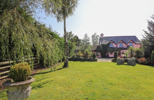Crossgates Cottage | PARK HOUSE, pet friendly, character holiday cottage in Crossgates